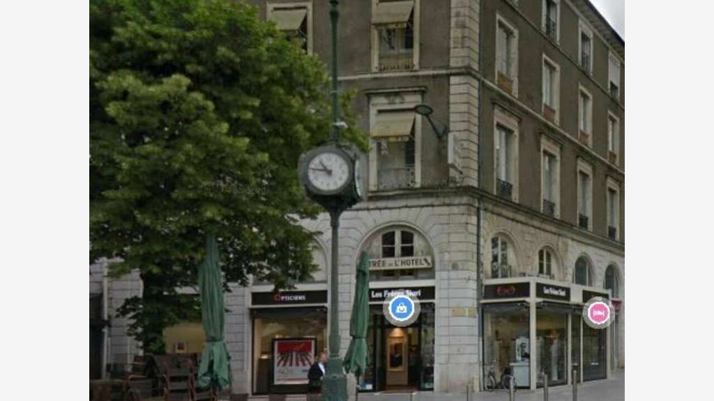 Hôtel bureau 2 ** de caractère à reprendre à Pau