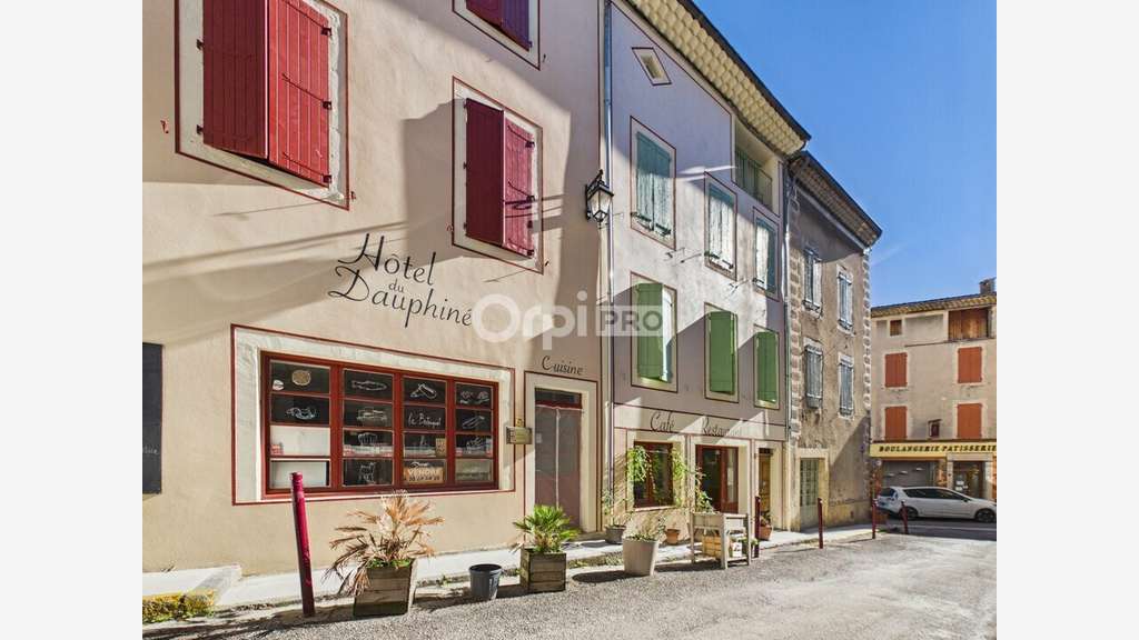 Murs et fonds hôtel restaurant à vendre proche Die