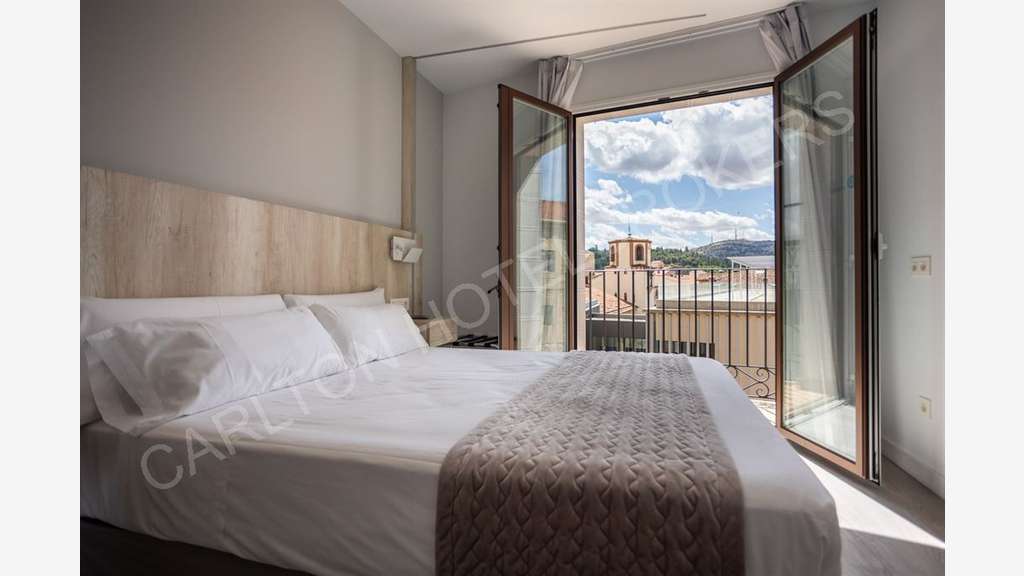 A vendre hôtel boutique urbain rénové à Soria