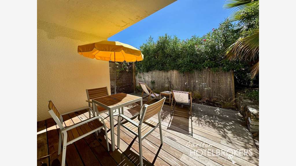 Hôtel Bureau à 100 m de la plage