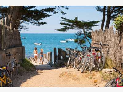 Hôtel-bureau de +30 N° à vendre île de Vendée
