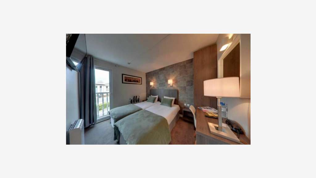 Vente hôtel *** à 15km d’Orly et proche A6 et A10