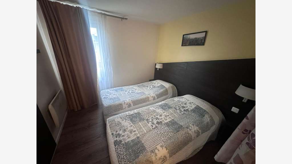 Vente 2 hôtels sous enseigne nationale 78