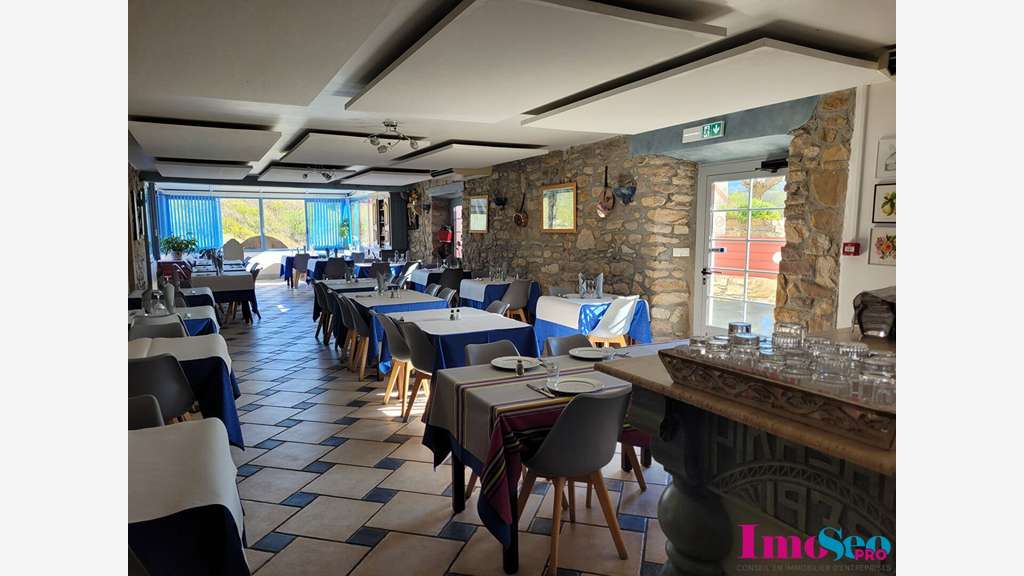 AV hôtel bar restaurant à Sare au pied de la Rhune