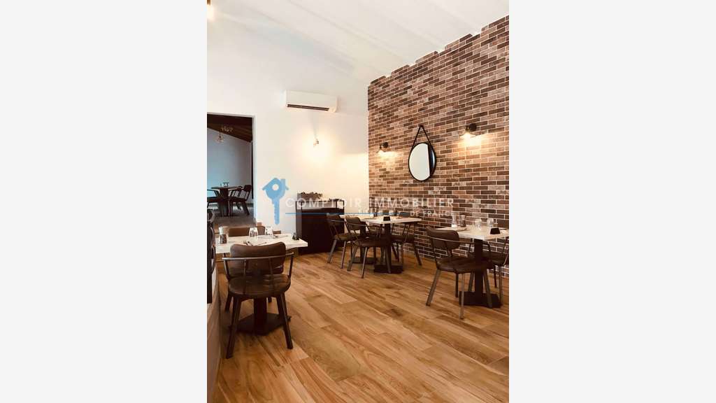 En exclusivité mur et fonds restaurant à Vergèze