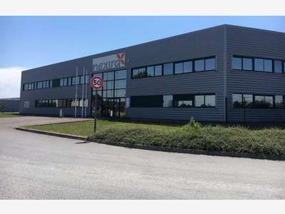 À vendre local d'activités de 3 120m² à Bram