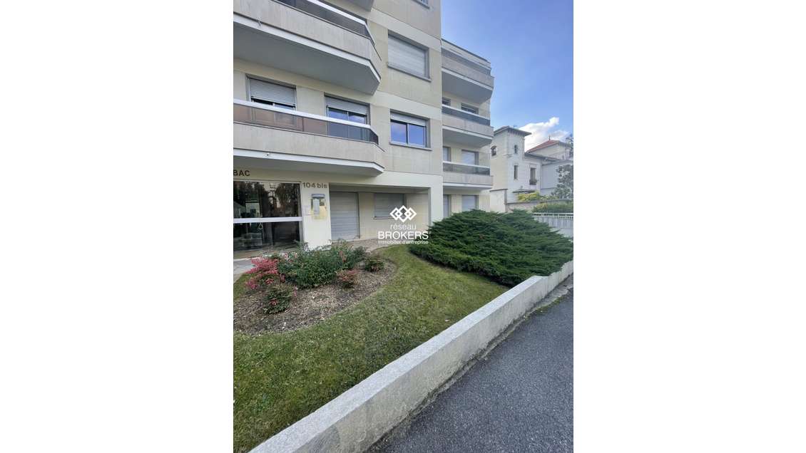 Bureau 75m² à vendre la Varenne Saint Hilaire