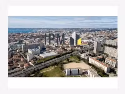 A vendre local commercial de 1135m² Château Arnoux