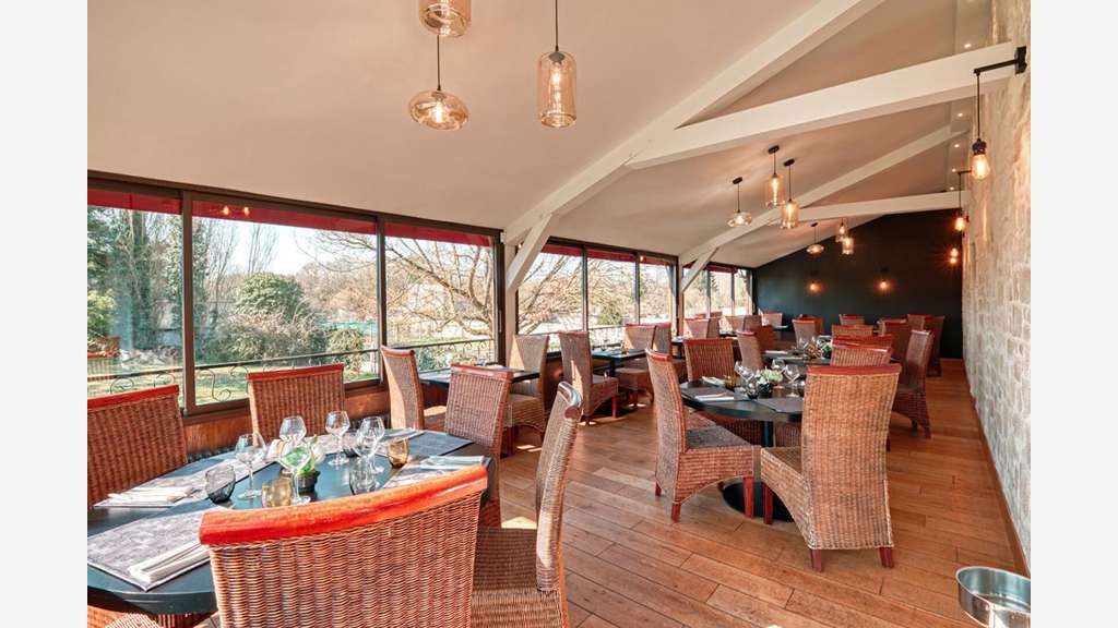 Murs & fonds restaurant gastronomique sur Dreux