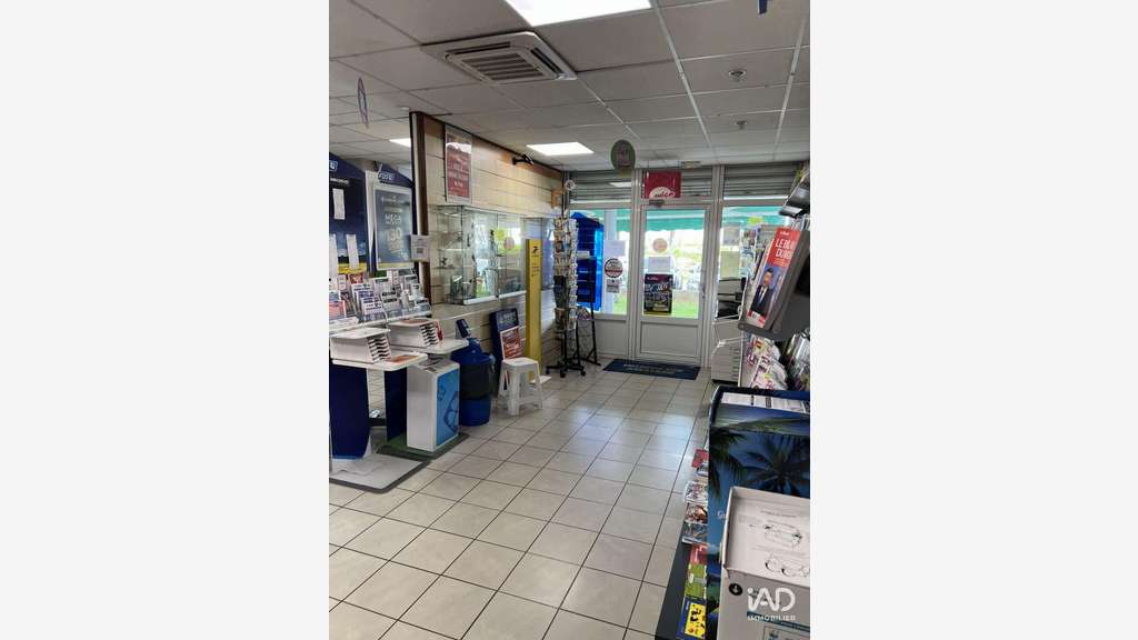 AV FDC tabac PMU 65m² à Gourbeyre empl stratégique