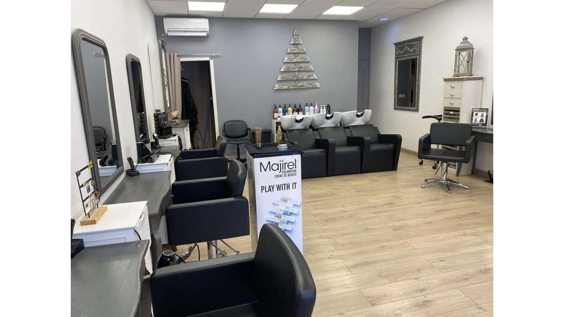AV salon de coiffure mixte zone comm de Grasse
