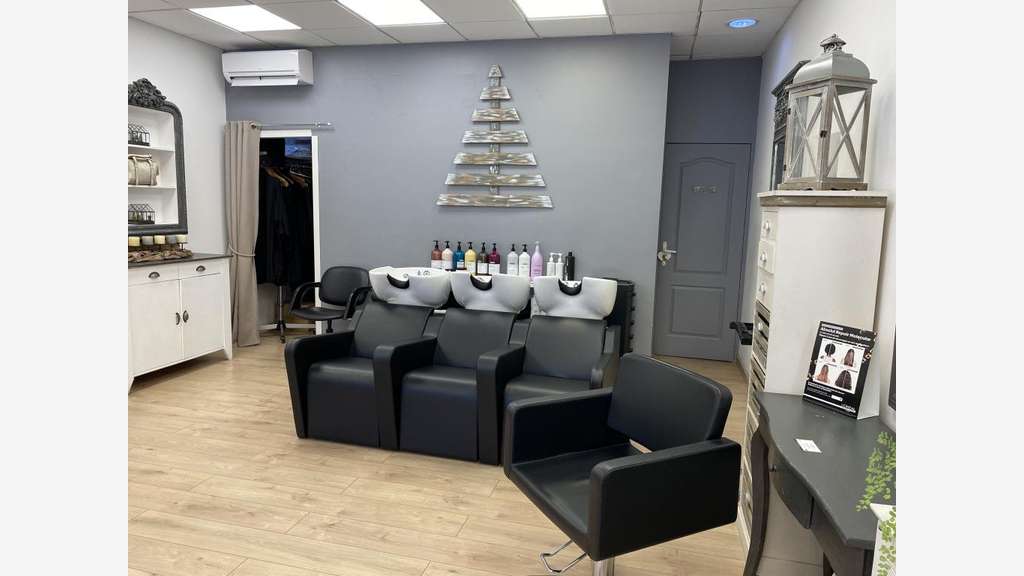 AV salon de coiffure mixte zone comm de Grasse