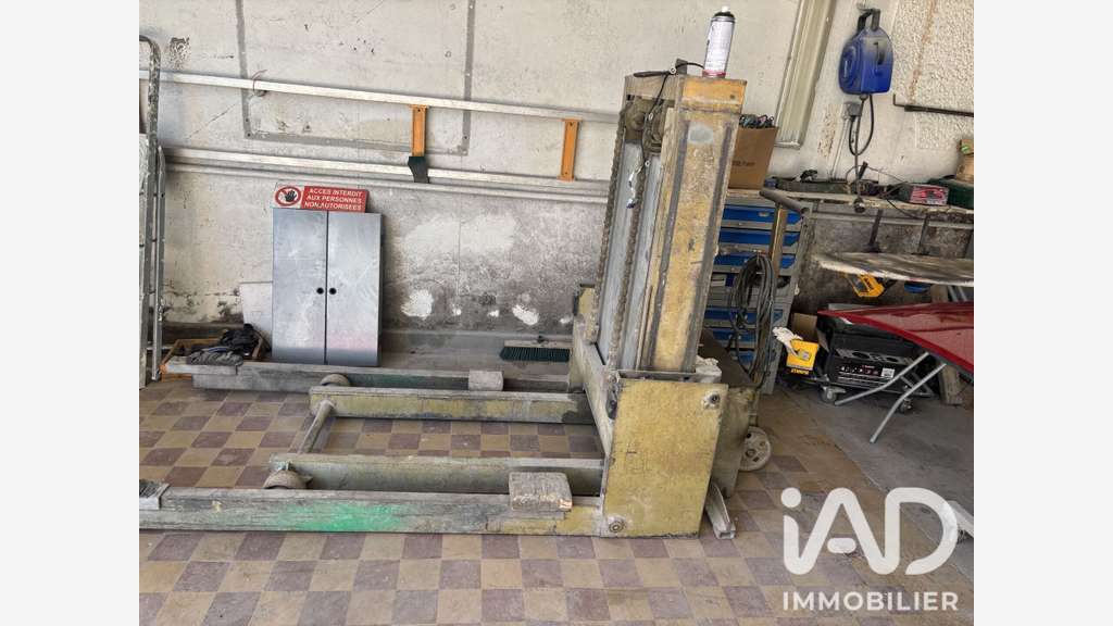AV FDC carrosserie 250m² empl stratégique Gueugnon