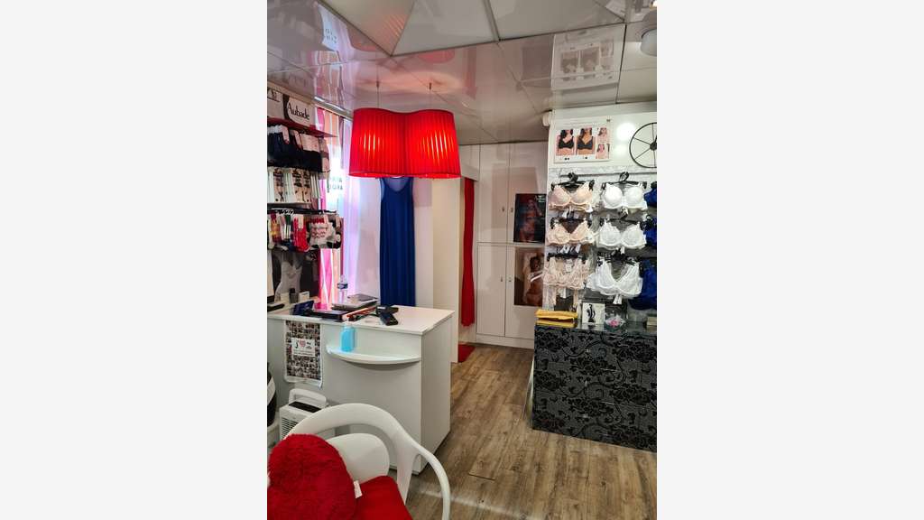 Vente FDC lingerie empl N°1 à Lannion centre