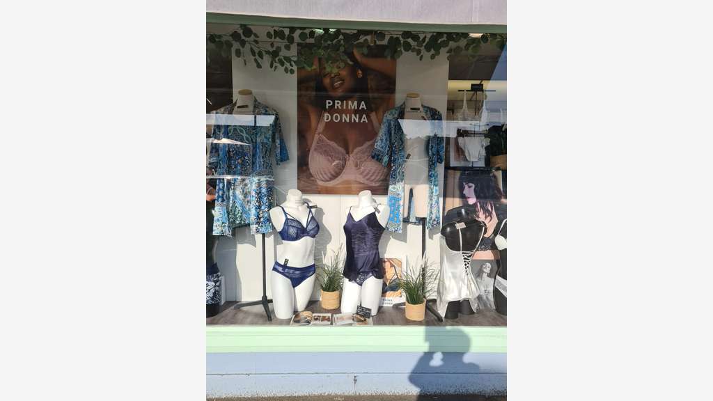Vente FDC lingerie empl N°1 à Lannion centre