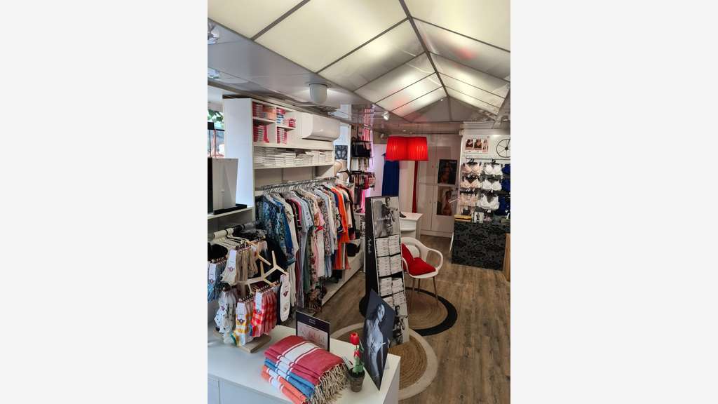 Vente FDC lingerie empl N°1 à Lannion centre