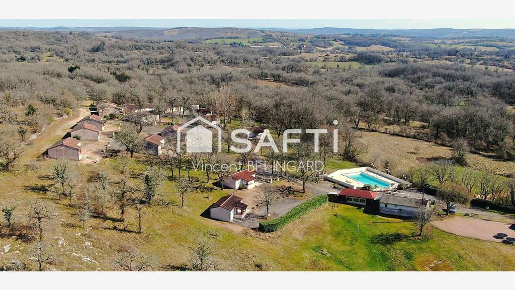 Vente village de vacances à Lentillac-du-Causse