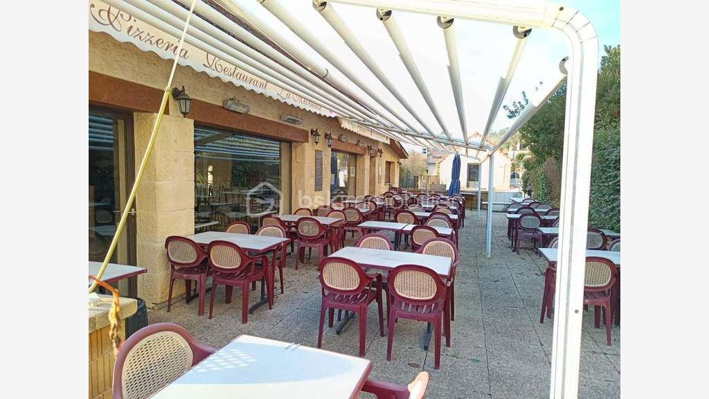 Vente murs & fond restaurant pizzeria aux Eyzies