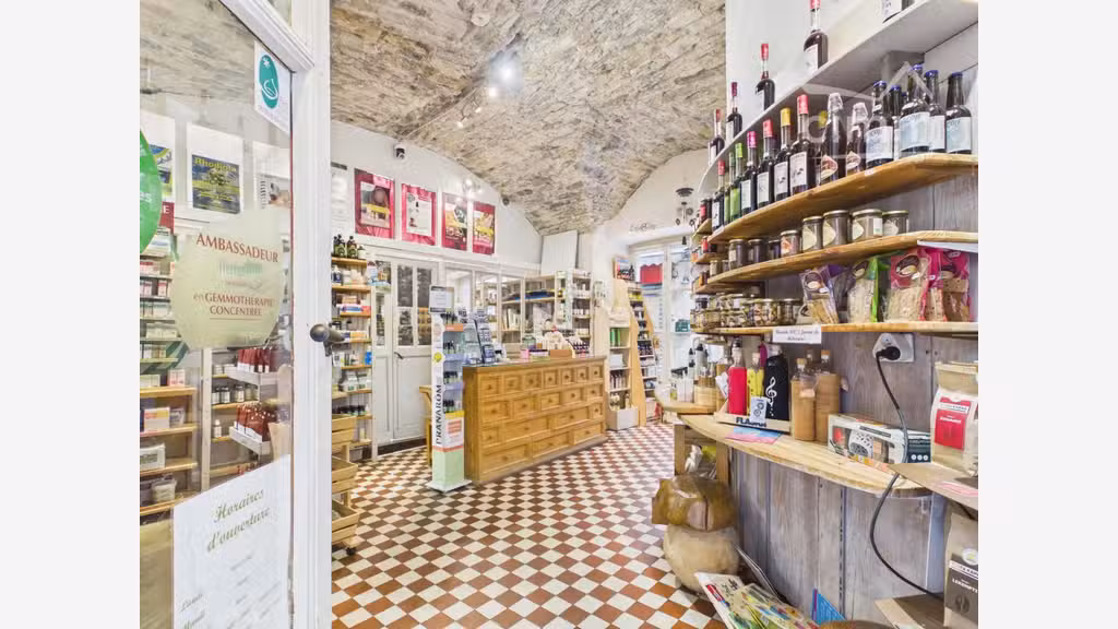 Charmant magasin au coeur du village des Les Vans