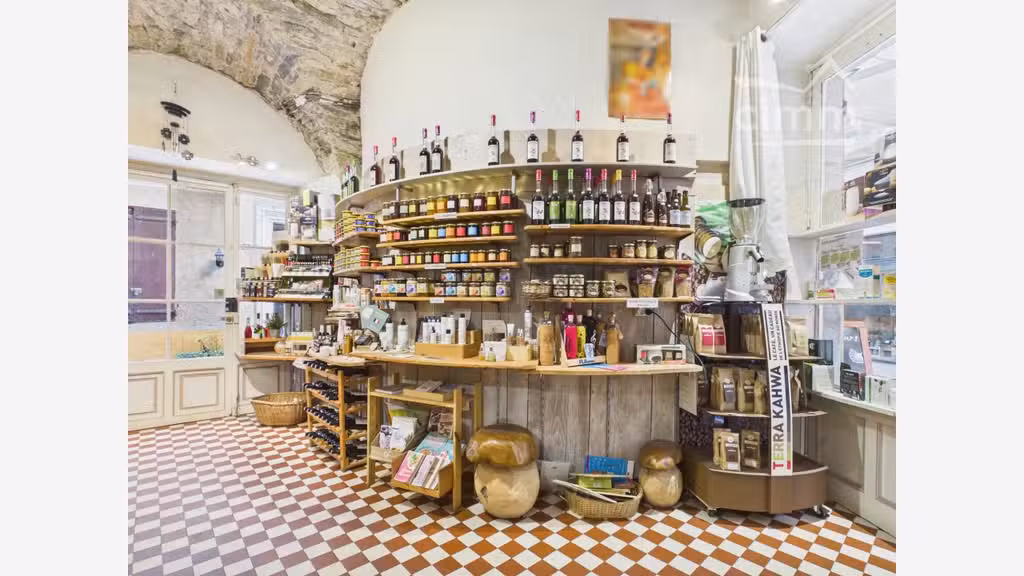 Charmant magasin au coeur du village des Les Vans
