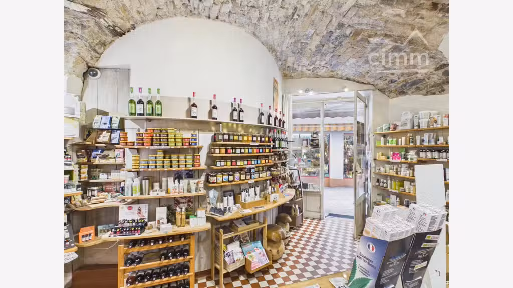 Charmant magasin au coeur du village des Les Vans