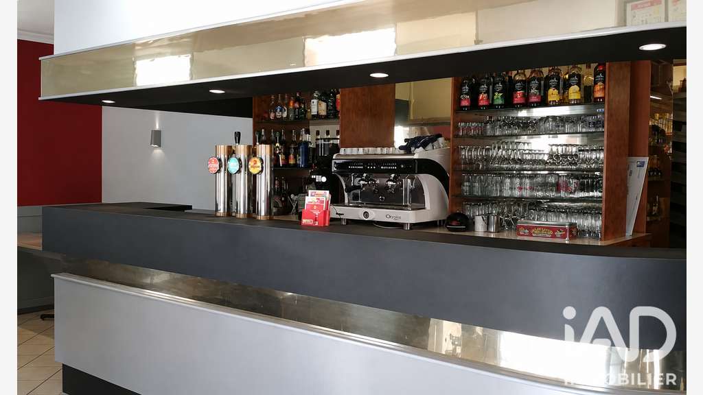 AV FDC bar tabac presse 70m² Moulins empl d'angle