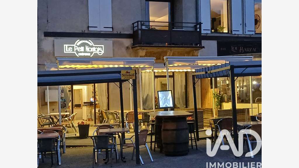 Vente crêperie sur la place de Nant