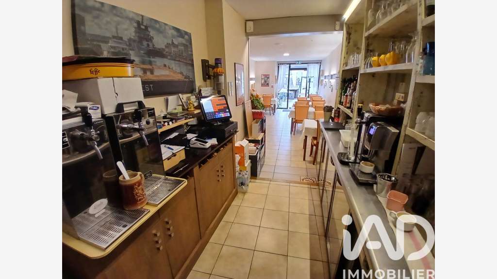Vente crêperie sur la place de Nant
