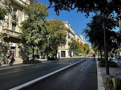 Vente murs et fonds hôtel style particulier à Nice