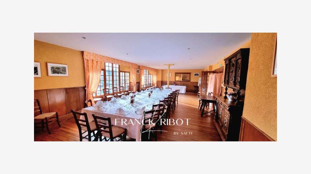 AV murs hôtel-restaurant idéalement placé à Quarré