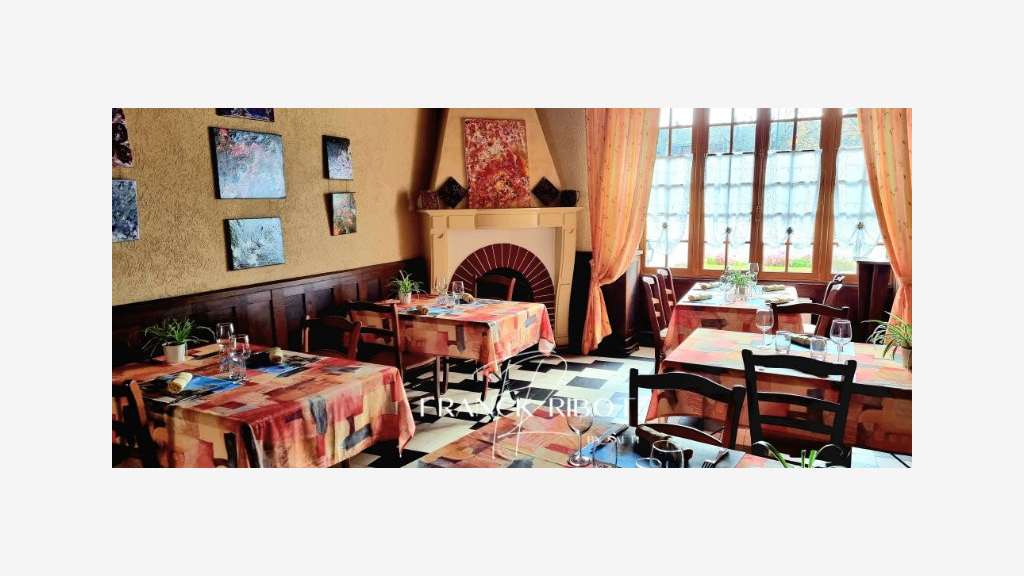 AV murs hôtel-restaurant idéalement placé à Quarré