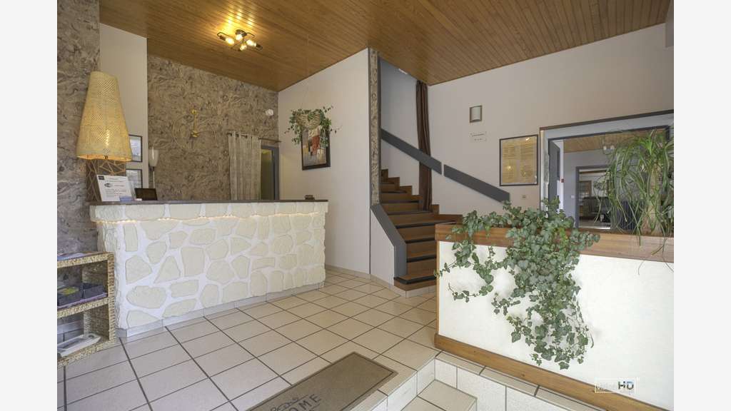 AV murs et fonds hôtel-restaurant à Saint-Jacques