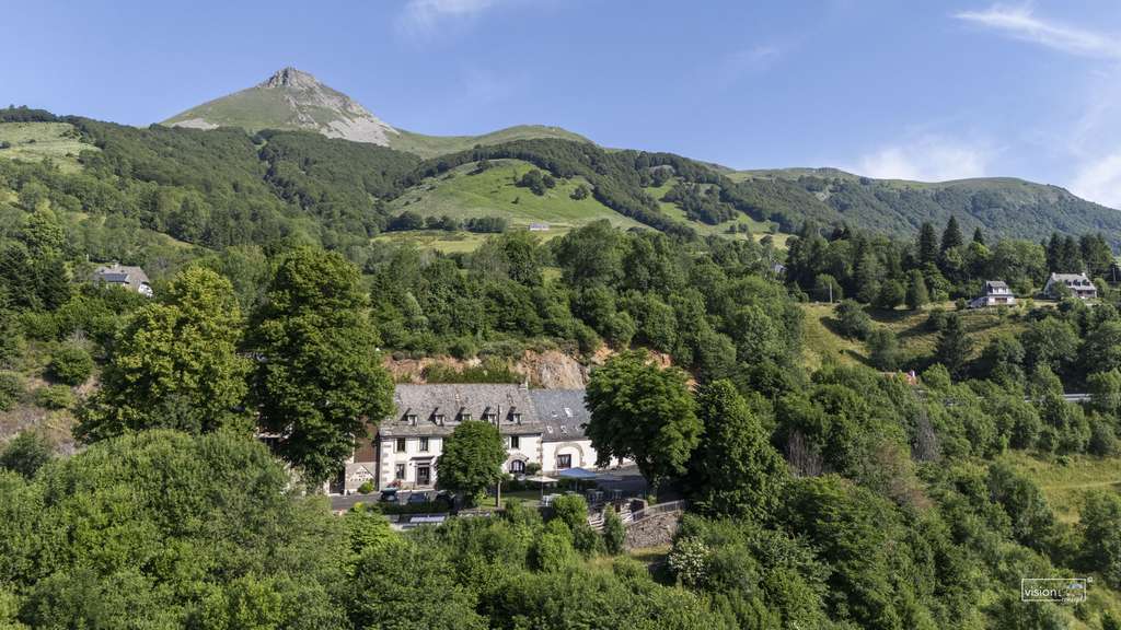 AV murs et fonds hôtel-restaurant à Saint-Jacques