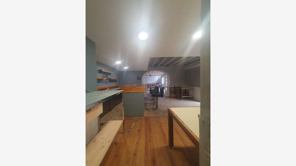 Vente restaurant + appartement prox centre Tournus