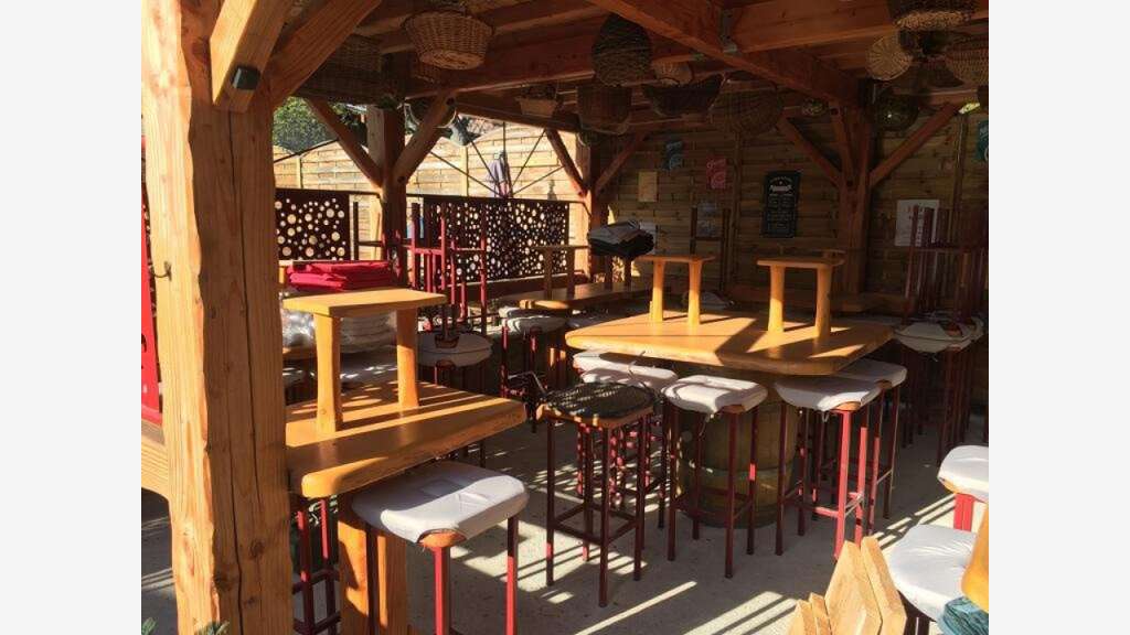 Vente bar tapas avec piscine 45m² Val du Faby