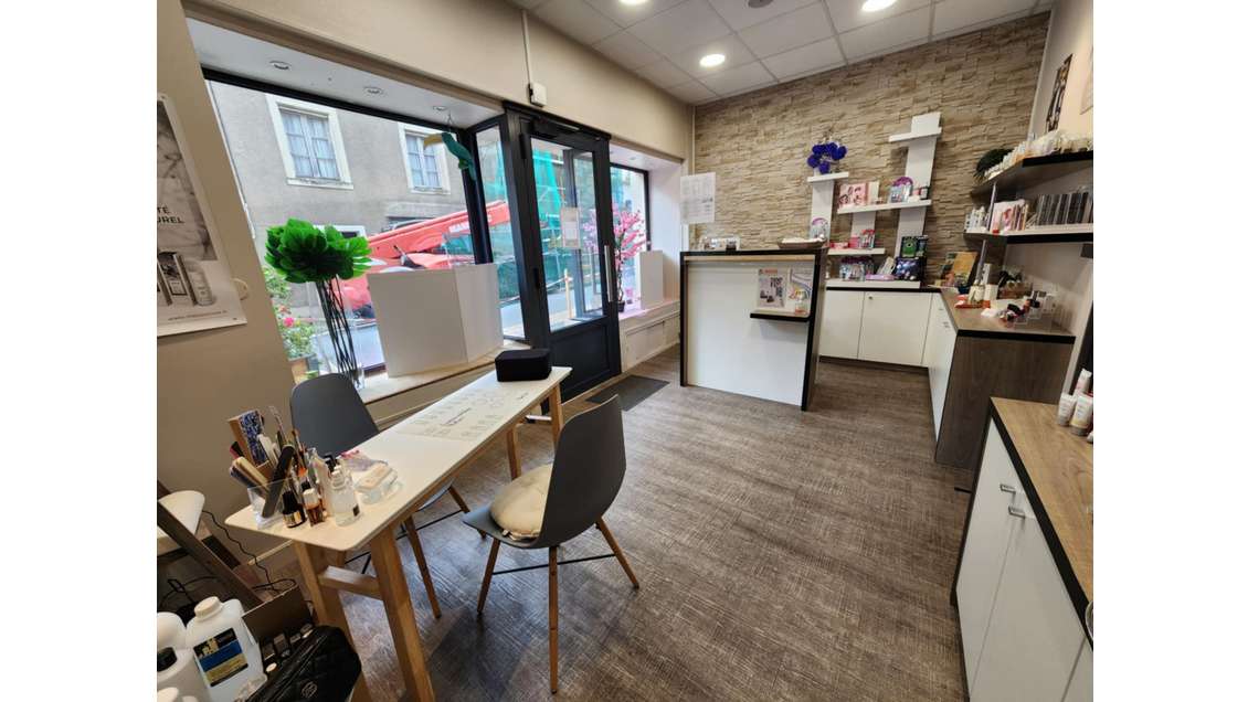 Vente institut de beauté à Valence-en-Poitou