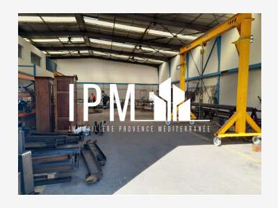 A vendre local d'activités 645m² à Port de Bouc ZI