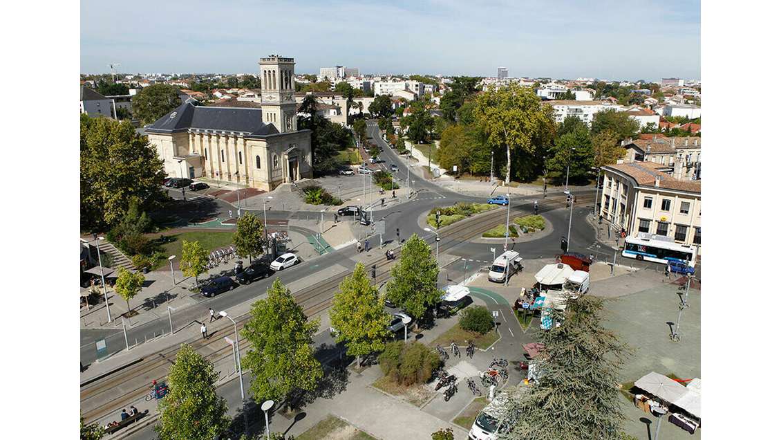 Locaux commerciaux loués à vendre à Talence