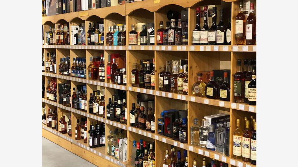 A vendre très belle cave à vins en Finistère