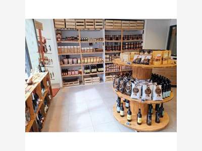 Vente joli commerce alimentation à Monein centre