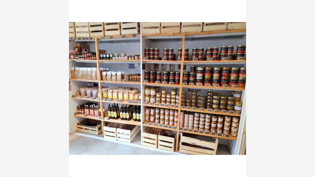 Vente joli commerce alimentation à Monein centre