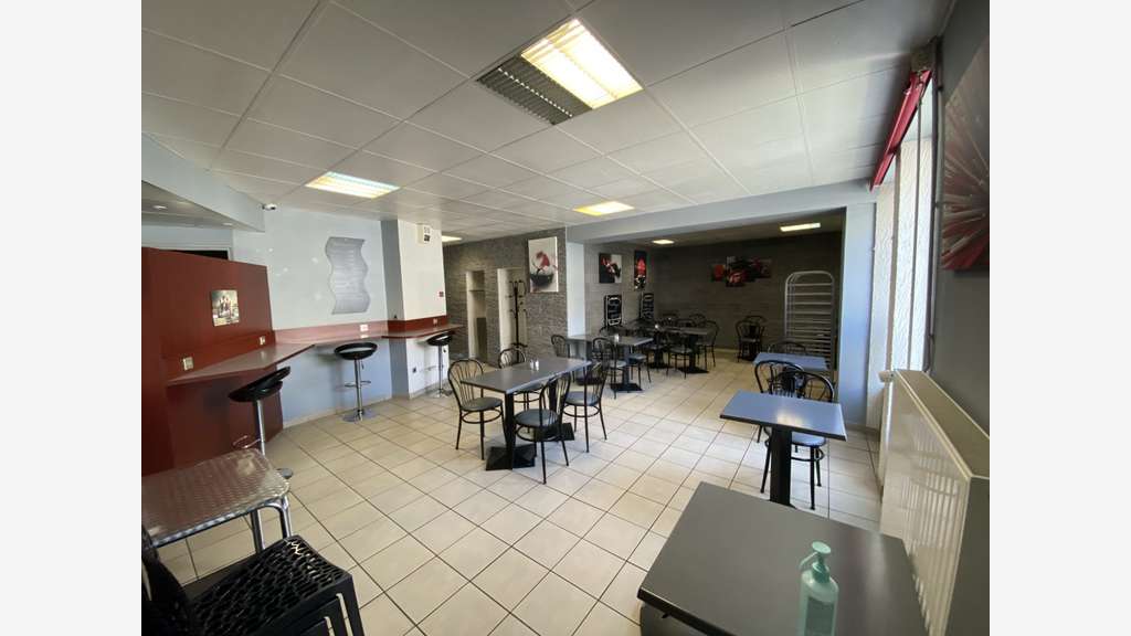 Vente boulangerie et restaurant de 464m² à Ormes
