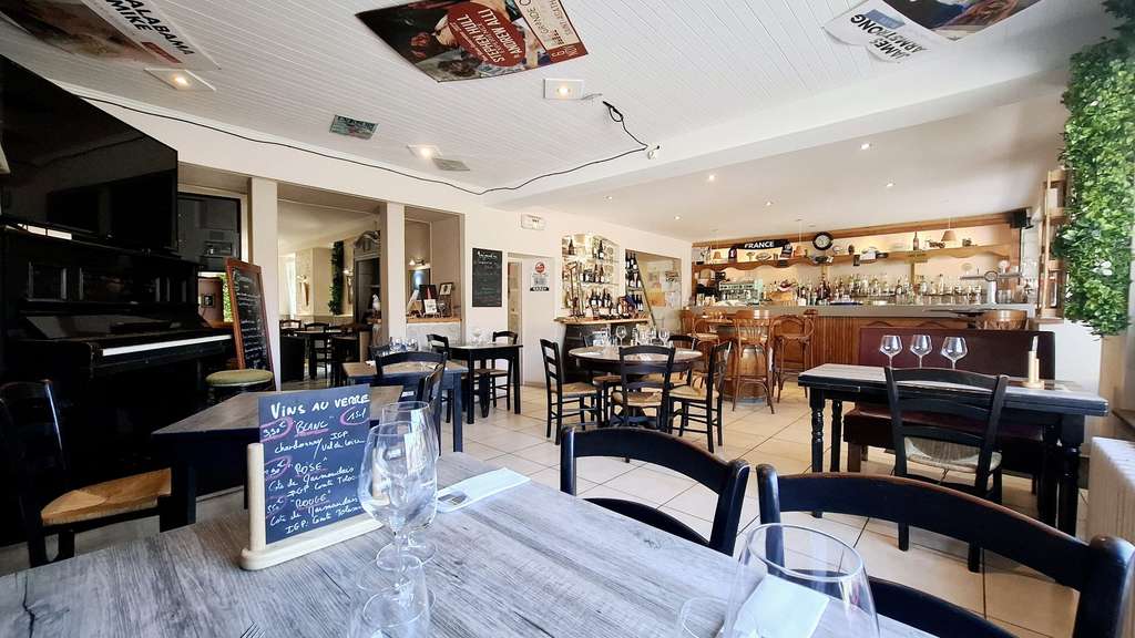 Vente bistrot cave à vins de 200m² à Ploumilliau