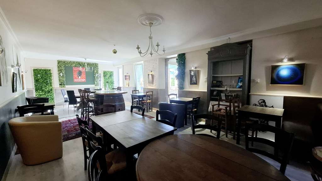 Vente bistrot cave à vins de 200m² à Ploumilliau