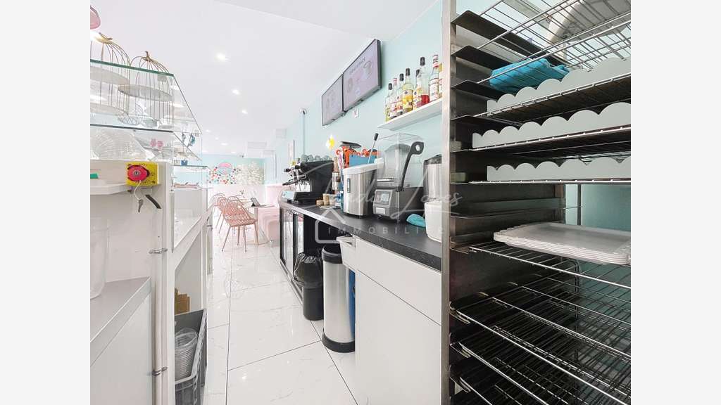 Vente magnifique bar à desserts à Sarcelles