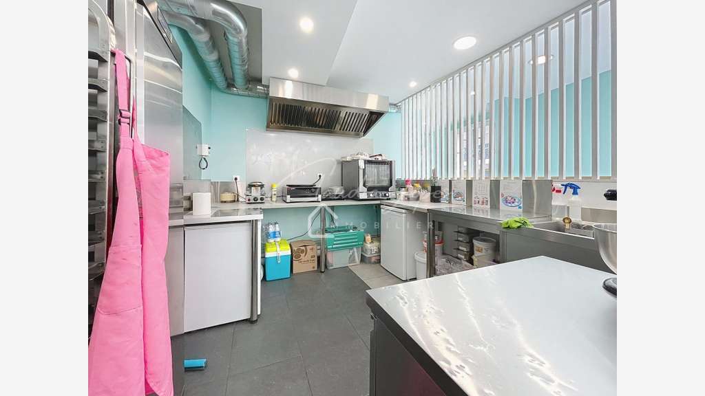 Vente magnifique bar à desserts à Sarcelles