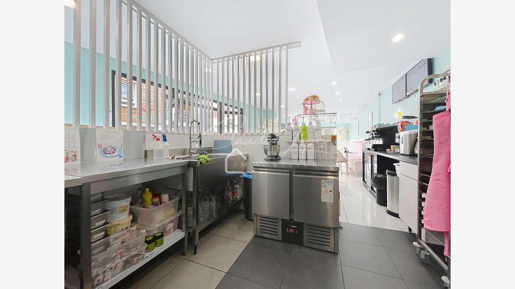 Vente magnifique bar à desserts à Sarcelles