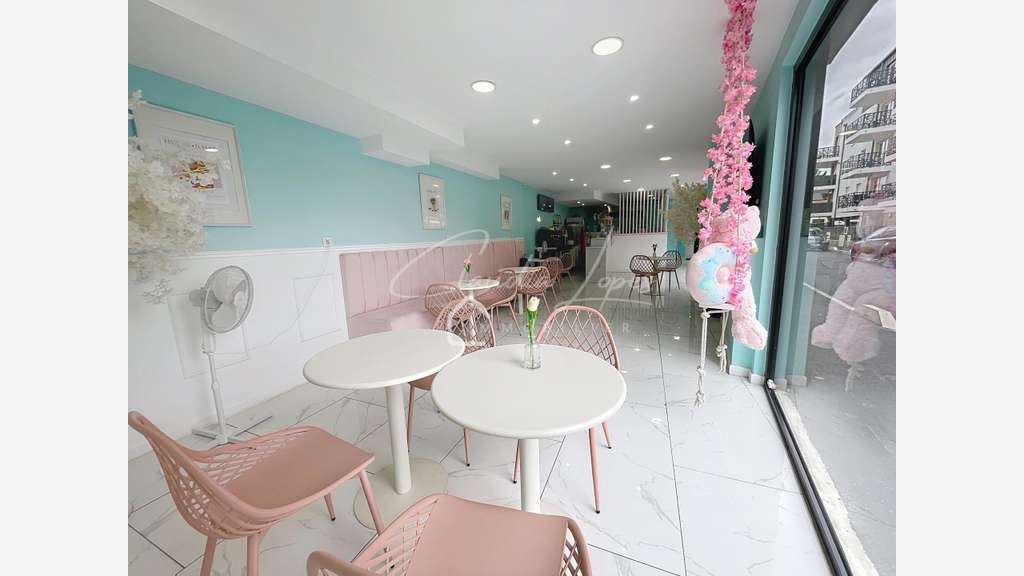 Vente magnifique bar à desserts à Sarcelles