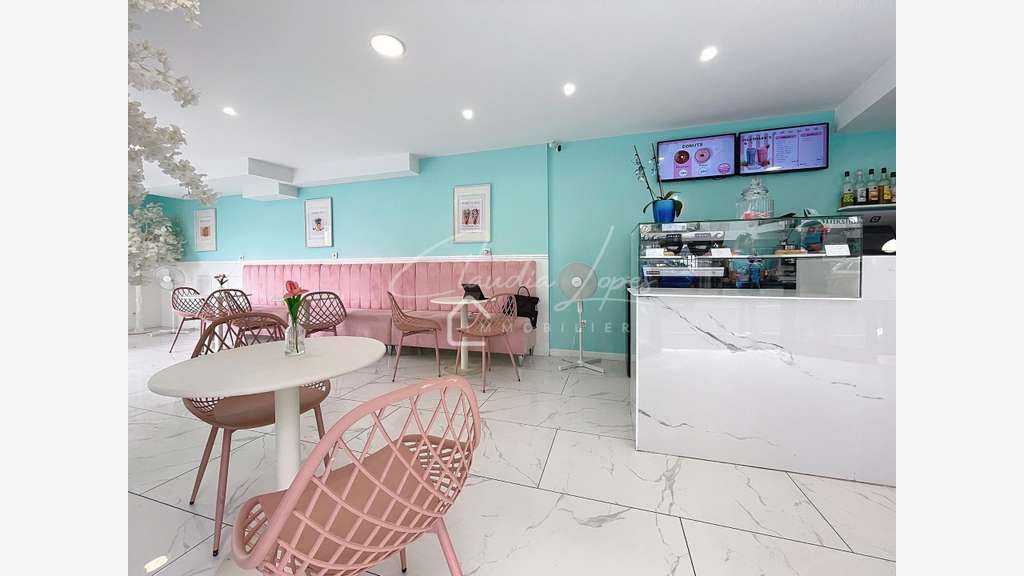 Vente magnifique bar à desserts à Sarcelles