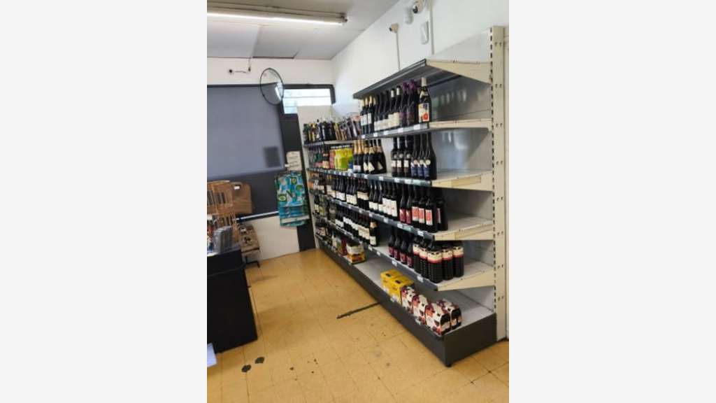 A vendre épicerie de proximité à Alès Clavières